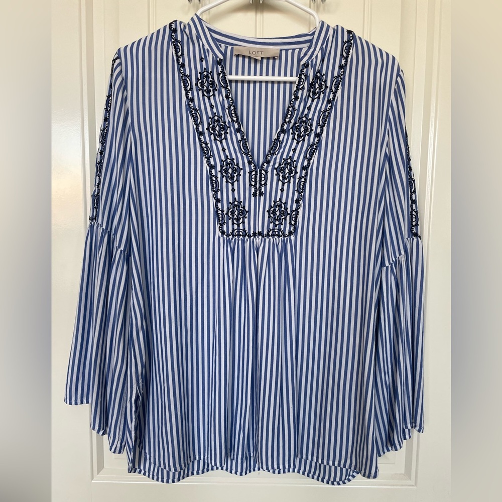 Gorgeous Loft top/blouse